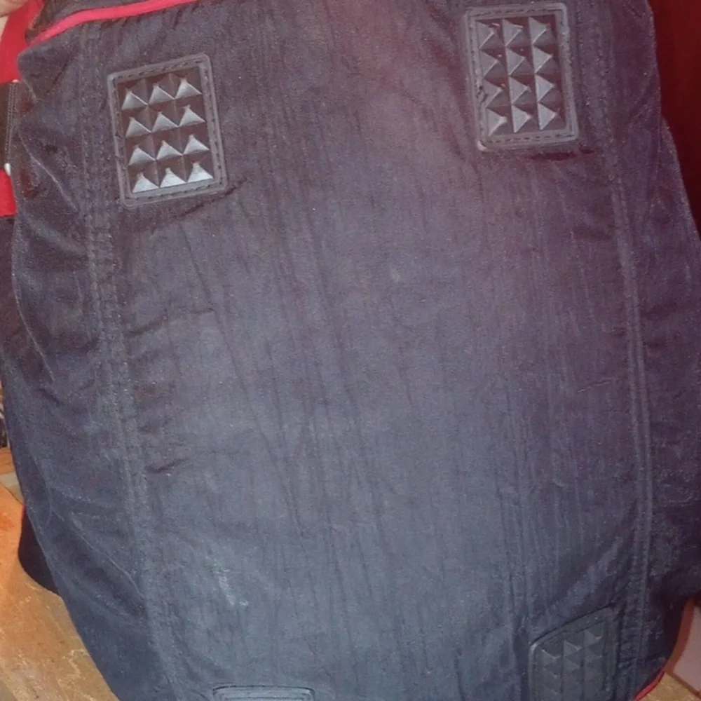 14x10 vintage Marlboro duffel bag with enough space inside and a bonus with all